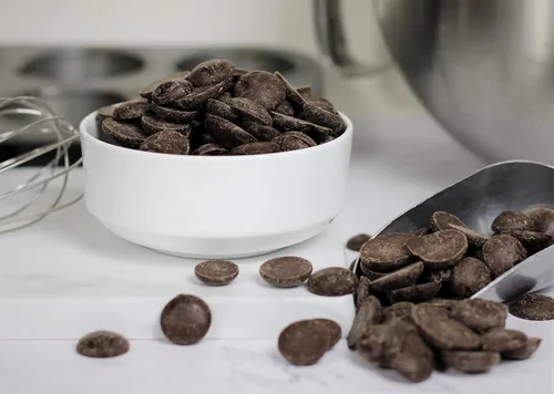 Vista 2 de Its Delish - Discos de chocolate real de 10 libras a granel Mesas de chocolate negro semidulce puro para hornear, derretir confitería, pasteleros