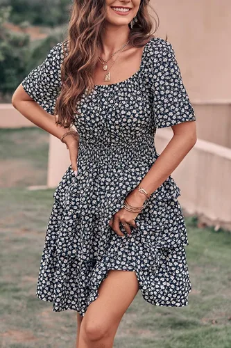 Vista 9 de PRETTYGARDEN Vestido corto de verano floral para mujer 2023, cuello cuadrado, manga corta, con volantes, estilo bohemio, con vuelo