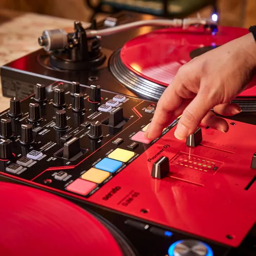 Vista 14 de Pioneer DJ DJM-S5 Mezclador de 2 canales para Serato DJ, rojo/negro