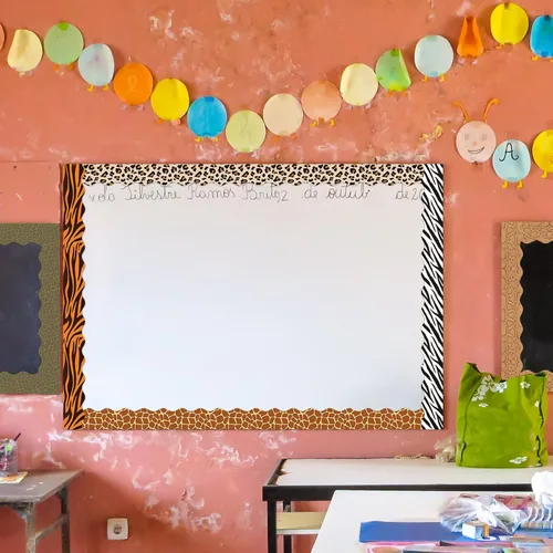 Vista 4 de Containlol Bordes festoneados con estampado de animales de 236 pies, diseño de safari en la selva, para el aula, para la escuela, pizarra, póster