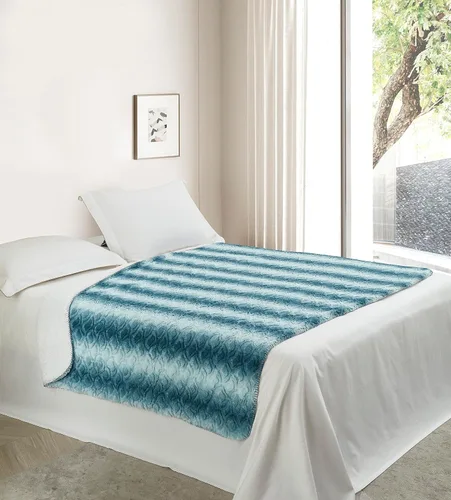 Vista 2 de Regal Comfort Manta Sherpa de piel sintética, 50 x 70 pulgadas, suave y afelpada, cálida y mullida, manta de forro polar de terciopelo