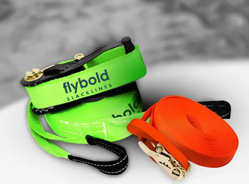 Vista 3 de flybold Kit de Slackline para niños y adultos - Cuerda de equilibrio de 57 pies con línea de entrenamiento, protectores de árboles, entrenador