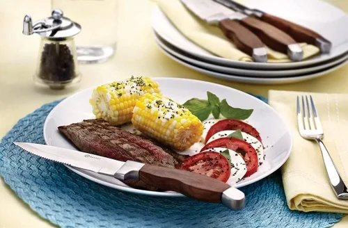 Vista 7 de Cuchillos para carne personalizados Juego de 4 cuchillos de carne dentados..