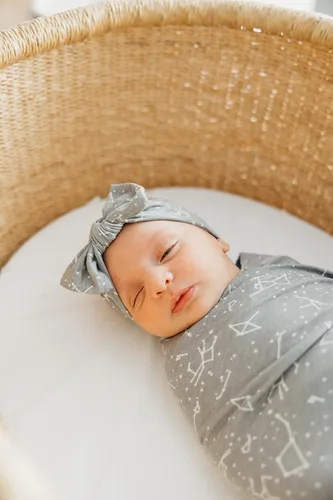 Vista 4 de Copper Pearl Lazos para bebés: diademas elegantes para bebés, diademas suaves y elásticas de primera calidad, perfectas para recién nacidos, diseños