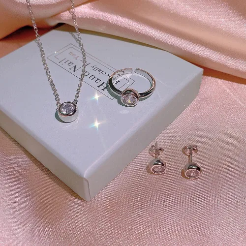Vista 2 de Joyería clásica de circonita para mujer, juego de tres piezas de circonita geométrica redonda, anillo abierto, collar, aretes, joyería nupcial