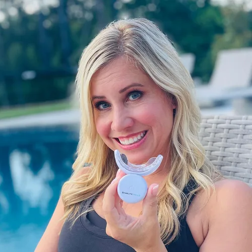 Vista 4 de Luz de encías, 32 luces LED rojas y azules que también ayudan con el blanqueamiento dental en casa, acelerador de blanqueamiento dental