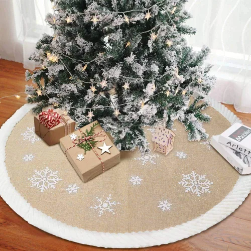 Vista 5 de AerWo Falda de árbol de Navidad de 48 pulgadas con copo de nieve blanco, falda de árbol de arpillera con lados de piel, faldas de árbol de Navidad