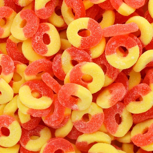 Vista 5 de Coronas de gomitas navideñas - Dulces navideños de gomitas, anillos de goma recubiertos de azúcar rojo, verde y blanco festivos de Queen City Candy