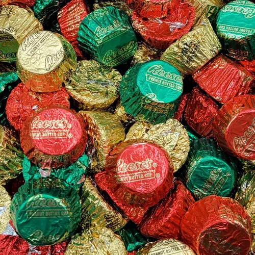Vista 2 de Holiday - Tazas en miniatura de mantequilla de maní – Tazas de chocolate con leche a granel de mantequilla de maní para dulces de Navidad