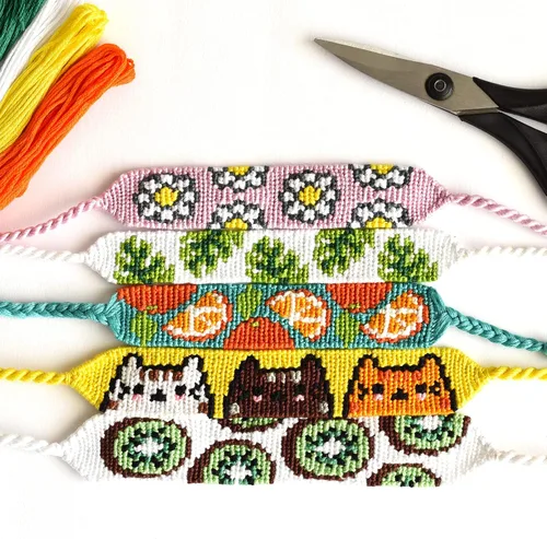 Vista 5 de Caydo Hilo de bordar, 50 madejas de hilo de bordar, cuerda de pulsera de amistad de color arcoíris con 12 bobinas de hilo para hacer pulseras
