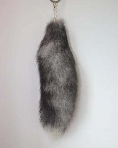 Vista 3 de Super Enorme Esponjoso 16.9 in Plata Azul Fox Cola Piel Bolso Accesorios Llavero Anillo Gancho Borlas Color Natural Cospaly Toy