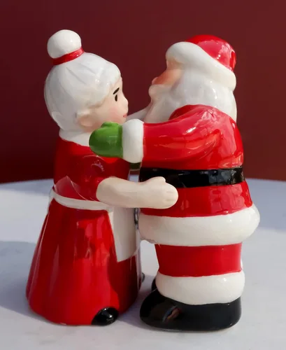 Vista 4 de Ebros Gift 'Tis The Season Dancing Mr And Mrs Santa Claus - Juego de saleros y pimenteros de Navidad para parejas, figuras de cerámica, fiesta