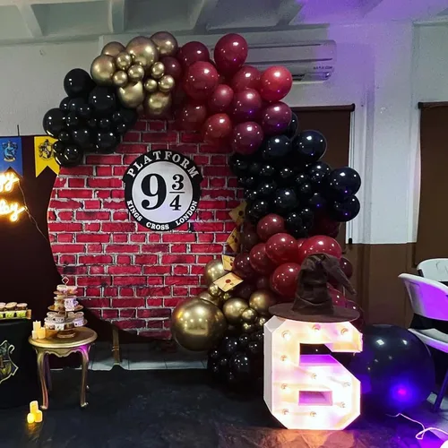 Vista 6 de Kit de guirnalda de arco de globos burdeos, 154 globos burdeos granate negro y dorado para baby shows, boda, novia, despedida de soltera, asistente