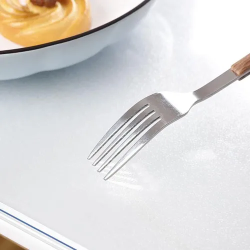 Vista 3 de JWW Protector de escritorio transparente de PVC, impermeable, antiarañazos, a prueba de aceite, 0.063 in de grosor, protección para suelo duro