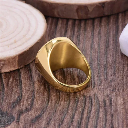 Vista 4 de JAJAFOOK Anillo hexagonal de seis puntas con incrustaciones de estrella judía de David para hombre, tono dorado High Polished Smooth Inner Band.
