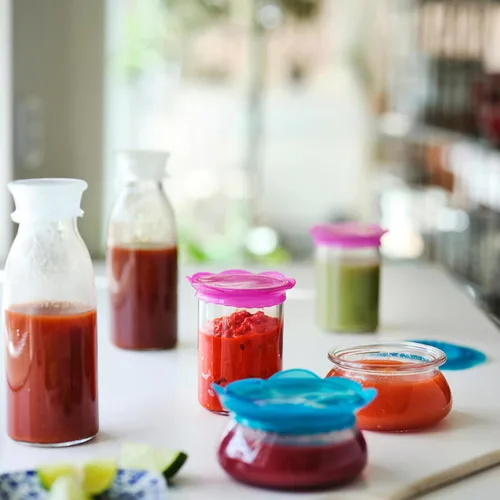Vista 2 de OVERMATT - Funda reutilizable para almacenamiento de alimentos, juego de 5 tamaños, tapas de sellado multicolor de silicona elástica