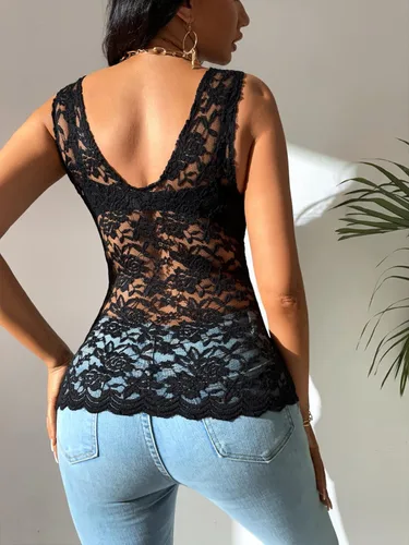 Vista 2 de Romwe Blusa sin mangas de malla floral con cuello en V y sin espalda para mujer