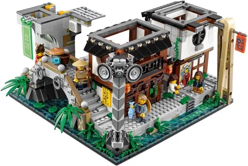 Vista 5 de LEGO NINJAGO Ninjago City 70620, 192 meses a 252 meses (4867 piezas)