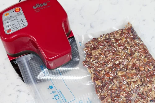 Vista 2 de Oliso Pro VS95A - Sellador al vacío inteligente para almacenamiento de alimentos, color rojo