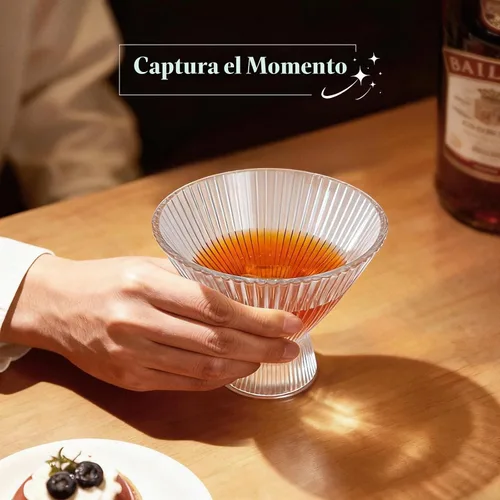 Vista 4 de VIMERPA Vasos de Martini, juego de 4 copas de Martini acanaladas sin tallo, cupé grande de 8 onzas, para champán expreso, estilo retro de cristal