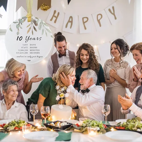 Vista 3 de Adorno de Navidad de aniversario de 10 años 2026, décimo para parejas, adorno de cerámica de diez años casados para decorar bodas en el hogar