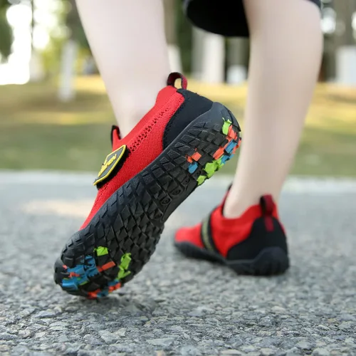 Vista 5 de UBFEN Zapatos de agua para niños y niñas, de secado rápido, ligeros, calcetines acuáticos para niños pequeños y grandes, zapatos de natación