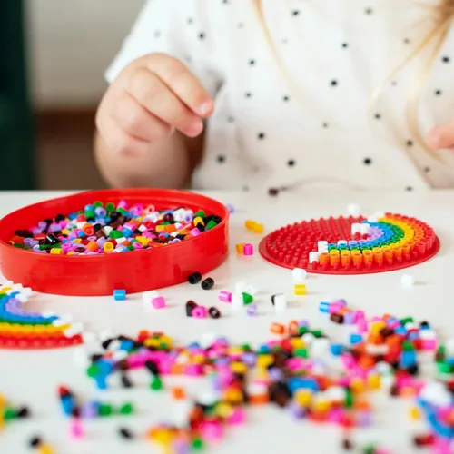 Vista 6 de Libima 28000 Piezas 28 Colores Cuentas de Fusible a Granel para Arte y Manualidades de Niños, Juego de Cuentas de Hierro Multicolor para Regalo