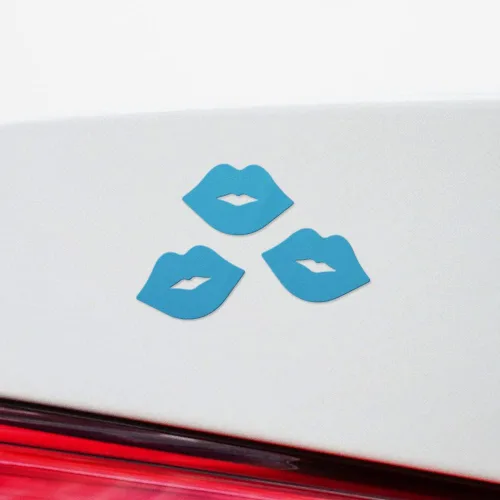 Vista 4 de Calcomanías transparentes de labios con patrón de beso para parejas (azul celeste) Calcomanías de vinilo impermeables de alta calidad para teléfono