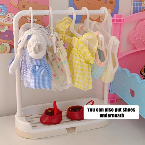 Vista 4 de SUPERFINDINGS Perchero de plástico para muñecas con 10 piezas de colgador de ropa blanco mini soporte de exhibición de ropa para vestimenta
