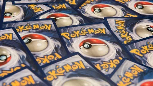 Vista 3 de 25 cartas raras de Pokemón con 100 HP o superior (paquete variado sin duplicados) (versión en inglés)