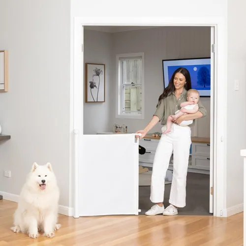 Vista 10 de Perma Child Safety Puerta retráctil para bebés para interiores y exteriores, 38.6 pulgadas de alto que se extiende hasta 79 pulgadas de ancho