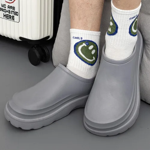 Vista 2 de Harssidanzar Zuecos para hombre, zapatos de chef para hombre, zapatos de jardín, zapatos de trabajo sin cordones para servicio de alimentos, jardín