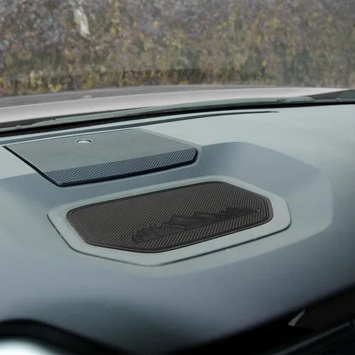 Vista 6 de Tapete de cubierta de tablero para Toyota Tundra accesorios 2014 2015 2016 2017 2018 2019 2020 2021 material de silicona interior almohadilla Negro