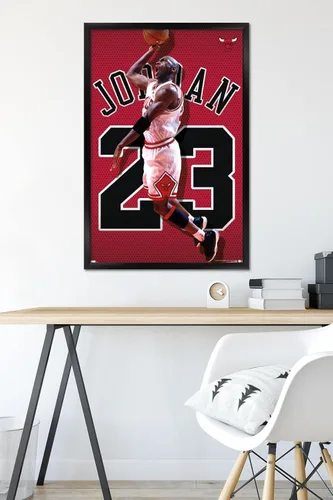 Vista 6 de Trends International Michael Jordan - Póster de pared de jersey, 22.375 x 34 pulgadas, versión enmarcada negra