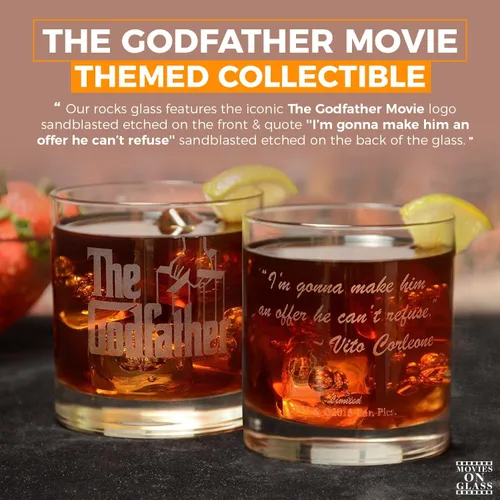 Vista 5 de Vaso de whisky oficial de Godfather Etched Rocks, con logotipo y cita "I'm gonna make him an offer he can't refuse", cristalería artesanal de alta