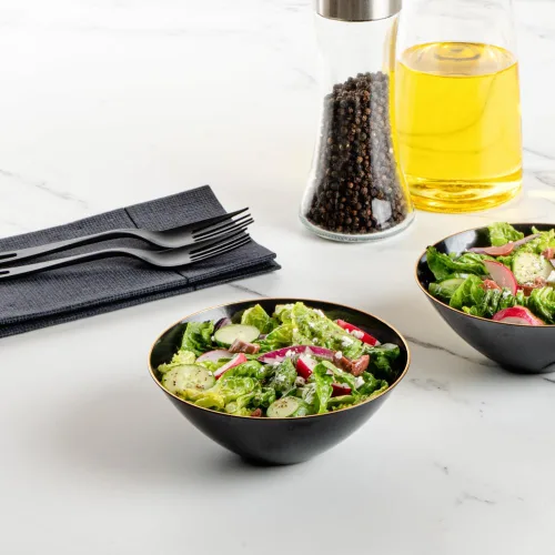 Vista 4 de Restaurantware -Moderna - Cuencos de plástico de 6 onzas, 20 cuencos de ensalada desechables duraderos - Con borde dorado, resistente, cuenco