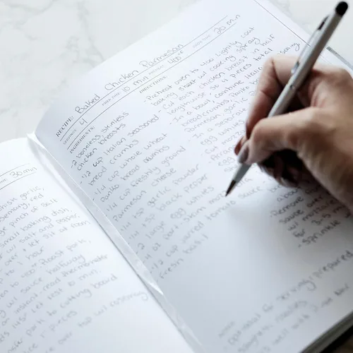 Vista 7 de Libro de Recetas para Escribir Tus Propias Recetas - Gran Diario de Cocina en Blanco Personalizado para la Familia, Contiene 200 Plantillas