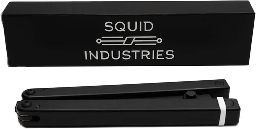 Vista 4 de Squid Industries Squiddy-B - Entrenador de plástico Balisong, mango de plástico duradero con excepcional distribución de peso, fácil de llevar