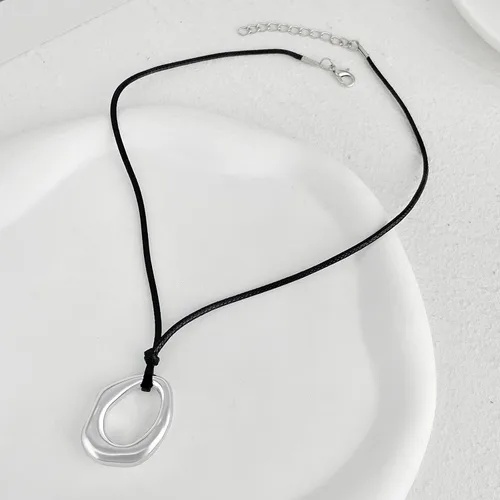 Vista 4 de YANCHUN Collar occidental con dije grueso, collar de cordón de joyería bohemia con colgante, accesorios de joyería A1: Gargantilla gruesa de plata
