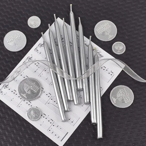 Vista 2 de Juego de 45 velas metálicas de Hanukkah metálicas de alta calidad, sin goteo, juego de 45 velas decorativas de Janucá para menorás estándar, Dreidel
