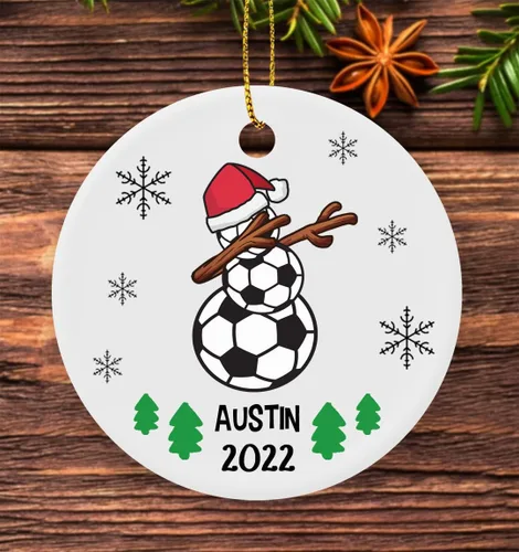 Vista 5 de Adorno de muñeco de nieve de fútbol, adorno de Navidad 2023, adorno con nombre personalizado, adorno para árbol de Navidad personalizado