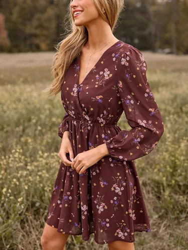 Vista 4 de CUPSHE Vestido floral de otoño para mujer, estilo bohemio, para vacaciones Borgoña Ditsy