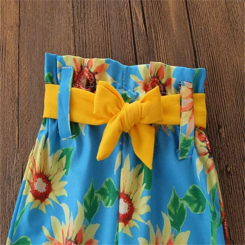 Vista 8 de Conjunto de ropa de camiseta sin mangas con tirantes amarillos y hombros descubiertos y pantalones de pierna ancha de girasol para niña pequeña