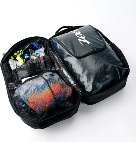 Vista 7 de Zoot Ultra Tri Bag, mochila de transición de triatlón con almacenamiento húmedo para hombres y mujeres atletas, día de carrera, viajes y tren, negro