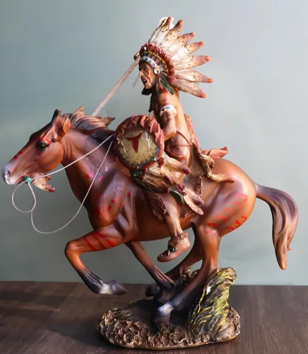 Vista 8 de Ebros Tribal Nativo Americano Guerrero jefe indio con gorro de guerra tocado de águila cargando en caballo, estatua de lanza lanzando caballo, 13.25