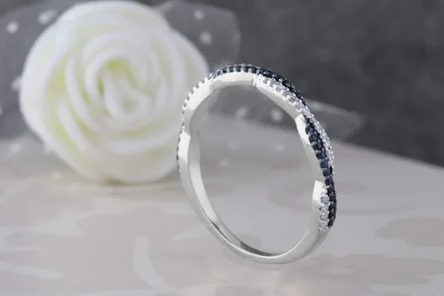 Vista 3 de Dazzlingrock Collection Anillo de boda apilable redondo de zafiro azul y diamante blanco para damas, espirales de aniversario, disponible en metal
