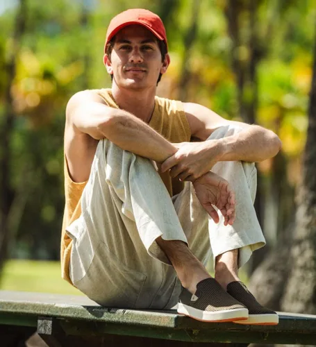 Vista 3 de OLUKAI Lae'ahi - Zapatos sin cordones para hombre, versátiles e informales, para uso diario, malla ligera y transpirable, uso durante todo el día