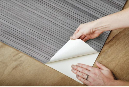 Vista 4 de RoomMates RMK11668RL Papel tapiz de bambú sintético gris para despegar y pegar