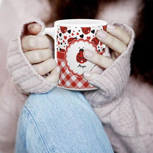 Vista 3 de Taza de café personalizada Ladybugs & Gingham de 11 onzas, color blanco