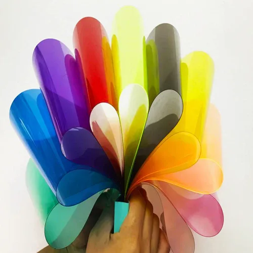 Vista 4 de Tong Gu 5 piezas de color A4 PVC hojas de plástico flexible transparente gel transparente DIY manualidades película filtro de iluminación (negro)